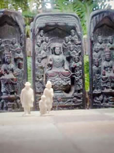 little figurines