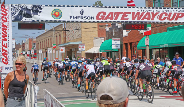 Giro della Montagna bicycle races on The Hill in St. Louis